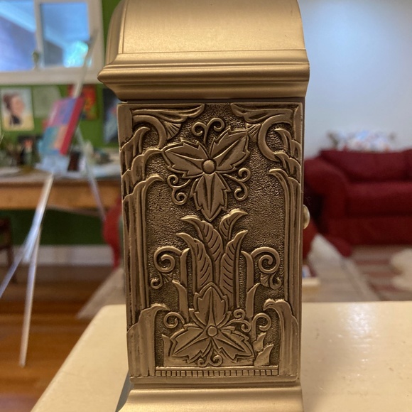 Stoney Creek Pewter Clock - Picture 2 of 6